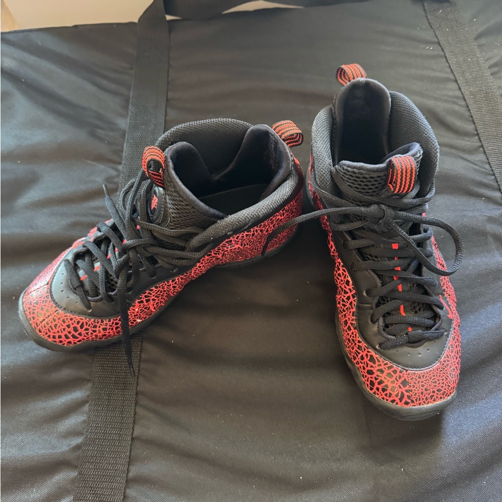 Nike Foamposite - Kids' Black and Red Sneakers